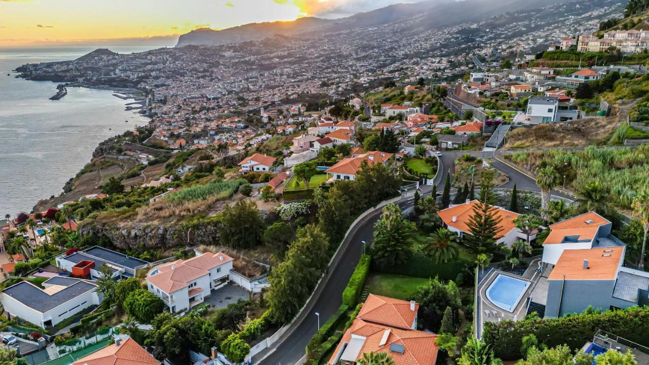 Ample Villa With Pool And Gorgeous Ocean View Funchal  Exterior foto